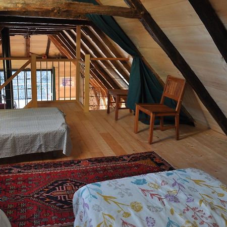 Gite Le Couderc De Coubisou, Grange Renovee Экстерьер фото