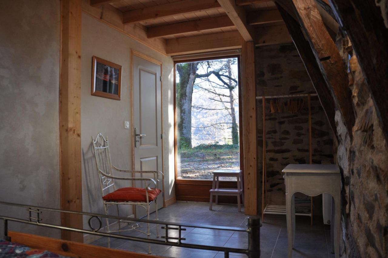 Gite Le Couderc De Coubisou, Grange Renovee Экстерьер фото