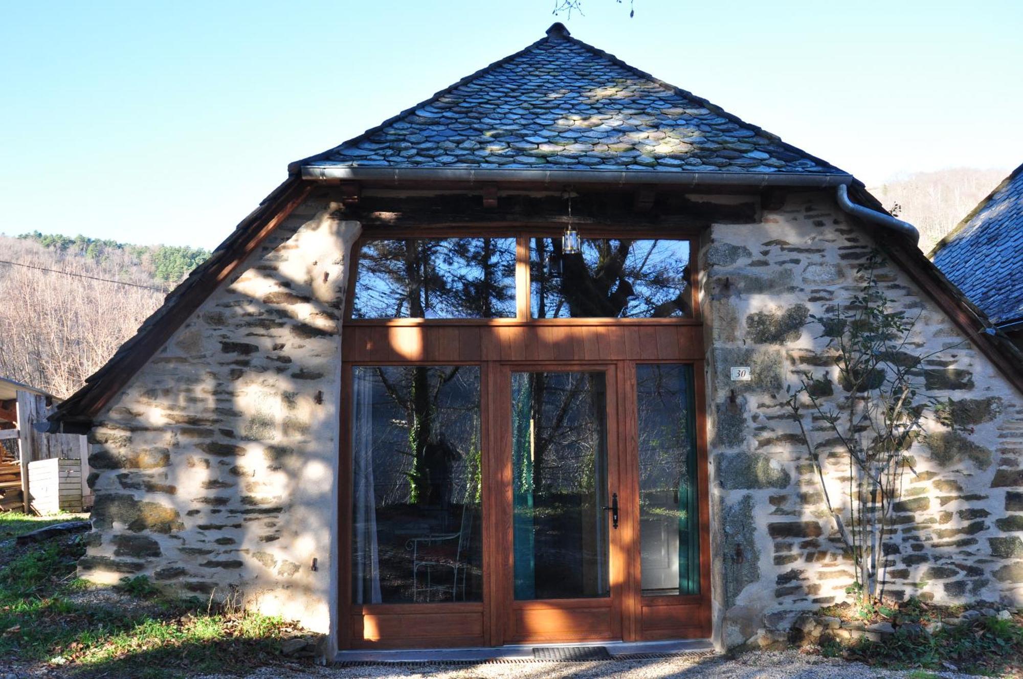 Gite Le Couderc De Coubisou, Grange Renovee Экстерьер фото
